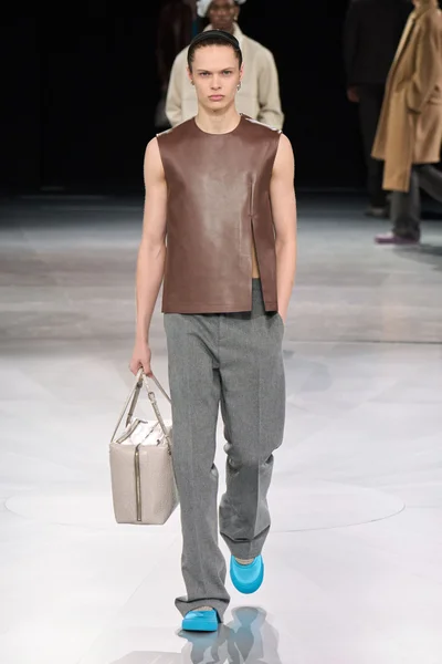 Look 22